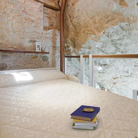 Belvilla By Oyo La Grotta Holiday home Petrella Guidi